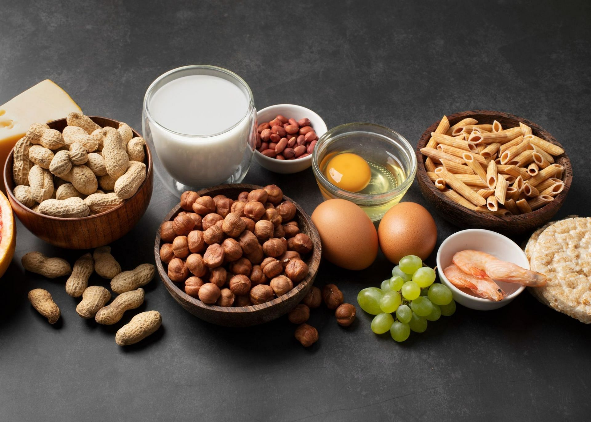 Plant protein vs. whey protein (Image by Freepik on Freepik)